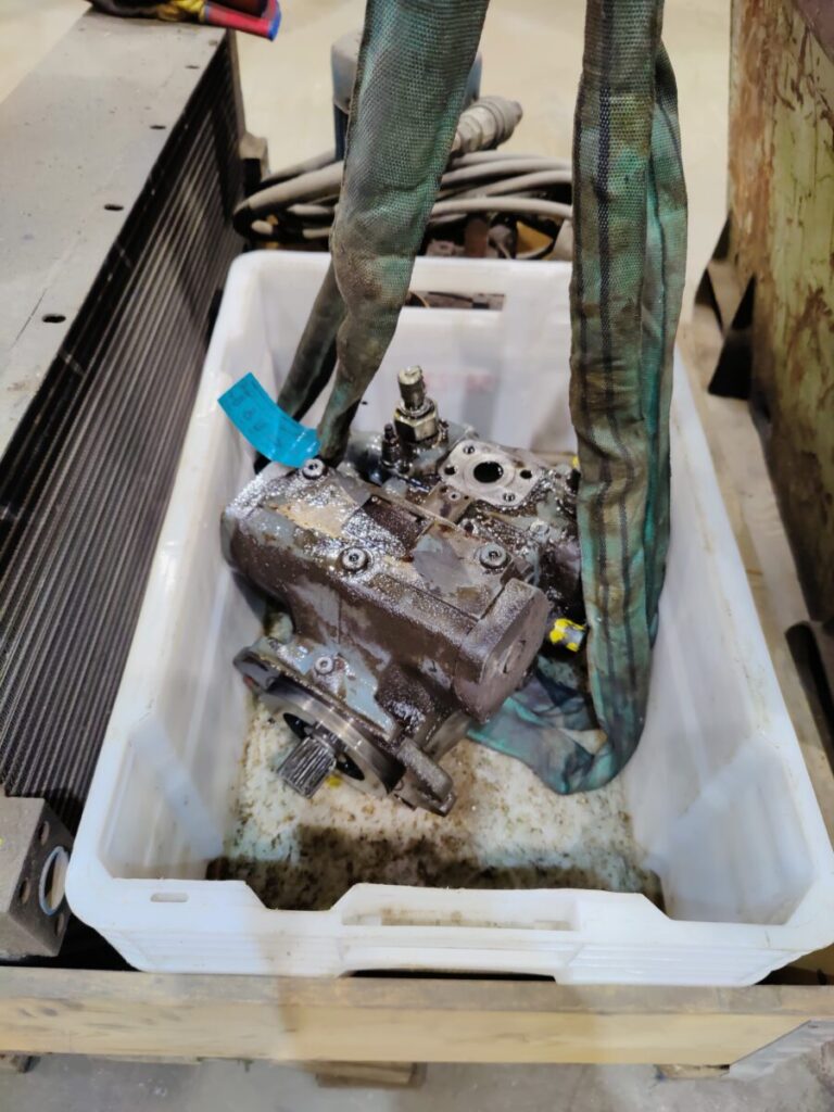 Liebherr P2 pumpun vaihto, model 934 (vanhapumppu)