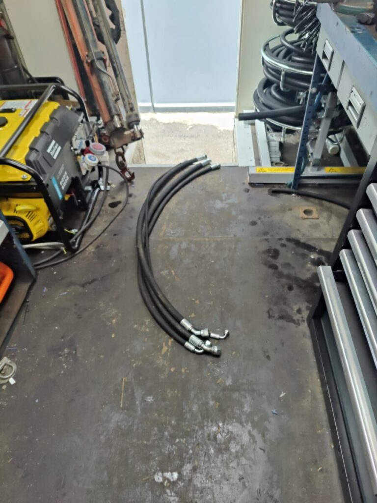 Letkuasennelmat odottamassa asennusta.